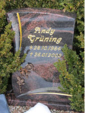 Gr�ning, Andy * 1984, + 2003 
