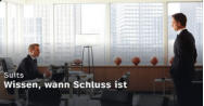 Und Charles Van Dyke erscheint wieder auf der Bildflche. Er verlangt mehr Geld und mchte auerdem die Bcher der Kanzlei prfen lassen.