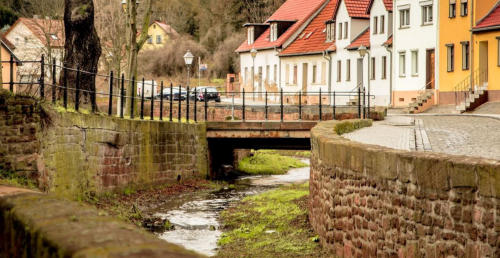 Sieben Zuflsse und der in Hochwasserzeiten wilde Charakter gaben ihr den Namen: der Bsen Sieben. 