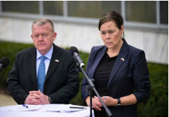 �Es ist nicht einfach, �ber L�sungen nachzudenken, wenn man jeden Morgen mit neuen Drohungen aufwacht� sagt der d�nische Aussenminister Lars L�kke Rasmussen.AFP