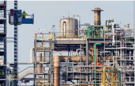 Aktuell setzt der Iran-Krieg beiden Volkswirtschaften zu. Doch die deutsche Industrie geht schon seit 2019 zur�ck, w�hrend sie in der Schweiz w�chst