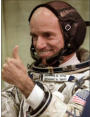 Dennis Tito, 2001 erster Weltraumtourist; Der amerikanische Milliardr Dennis Tito war 2001 der erste Weltraumtourist. Zusammen mit zwei russischen Kosmonauten reiste der damals 60-Jhrige zur Internationalen Raumstation ISS - fr rund 20 Millionen US-Dol