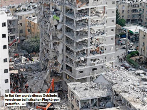 In Bat Yam wurde dieses Gebude von einem ballistischen Flugkrper getroffen. AFP